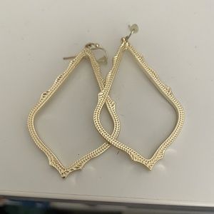 Kendra Scott Sophee Drop Earrings in Gold